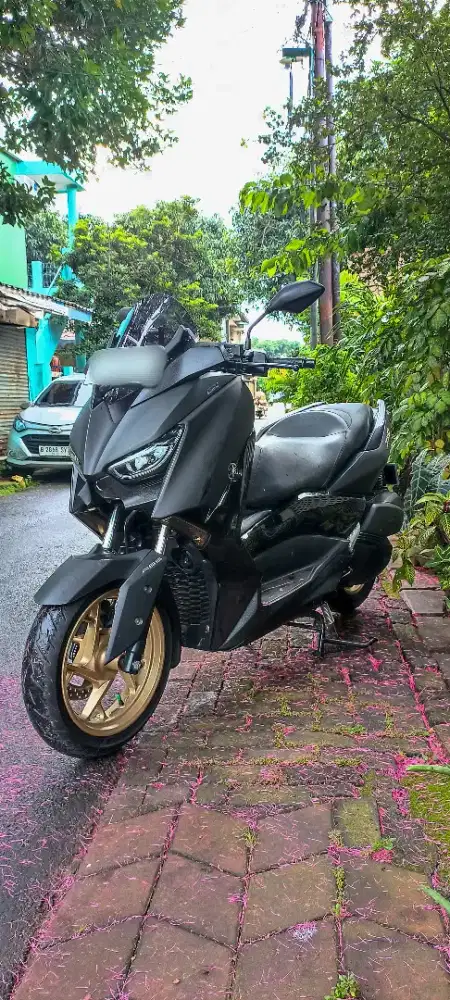Xmax Old 2020 Hitam