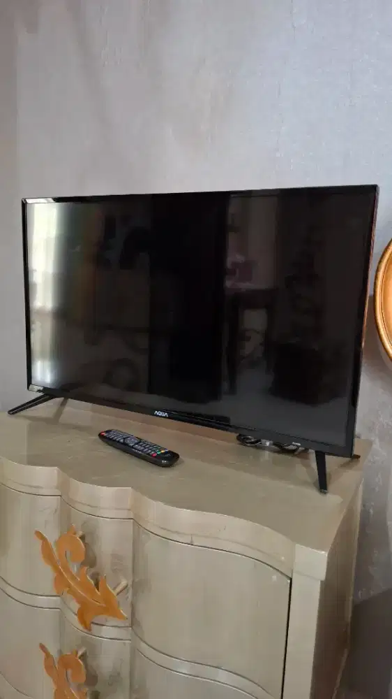 AQUA Japan Tv LED 32 Inch