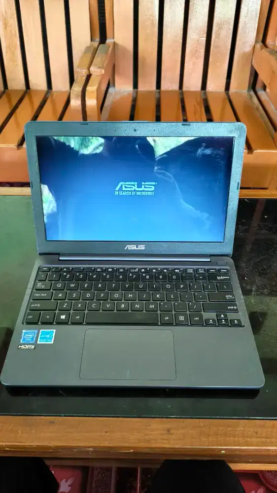 LAPTOP Asus E203M SSD RAM 4GB