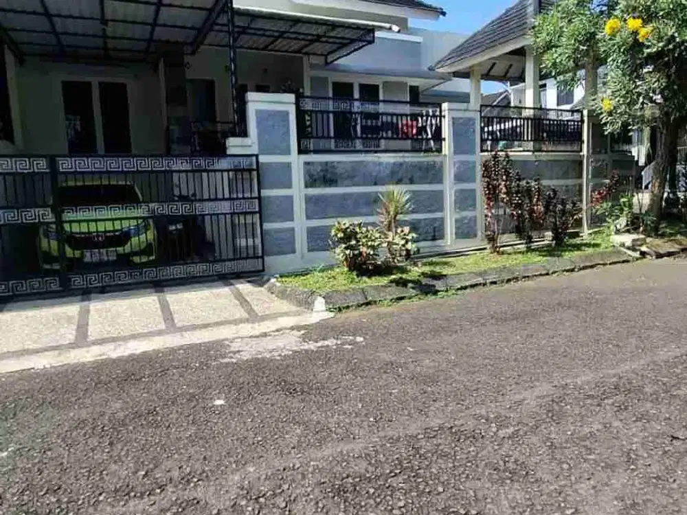 Dijual rumah mewah elegan harga murah dari pasaran! lokasi nyaman & strategis posisi hook. (Via Lelang)
