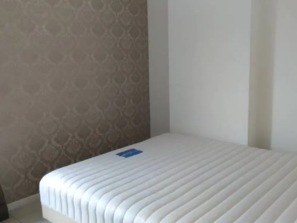 disewa apartemen green lake sunter,2kamar,furnished,siap huni,luas 42,lantai rendah