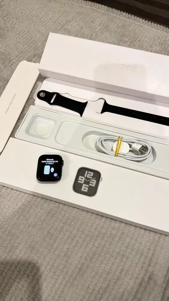 Dijual Apple Watch 4 Black 44MM Mulus Lengkap