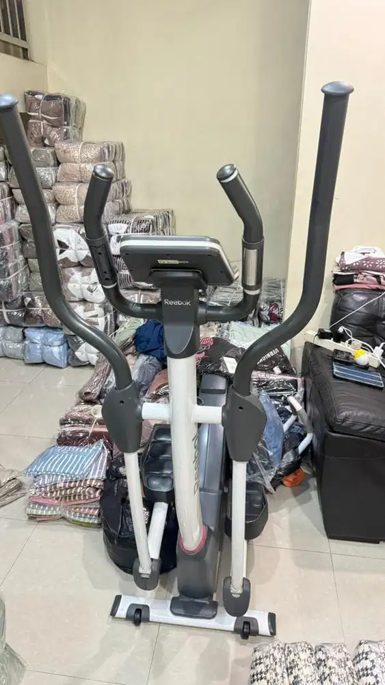 Cross trainer reebok