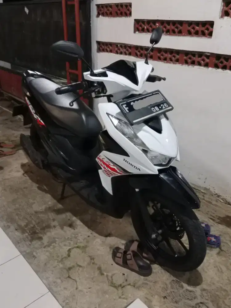 Beat putih CBS ISS 2021