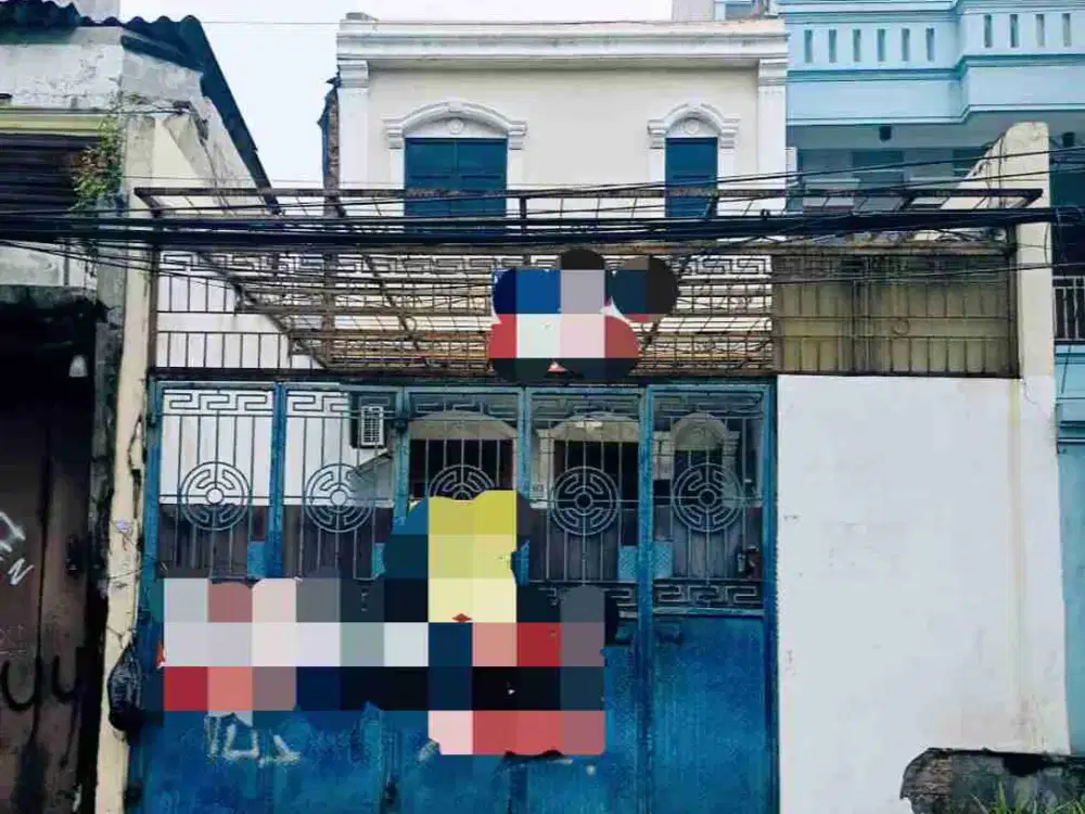 RUMAH 3 LANTAI PINGGIR JALAN DI PADEMANGAN TIMUR