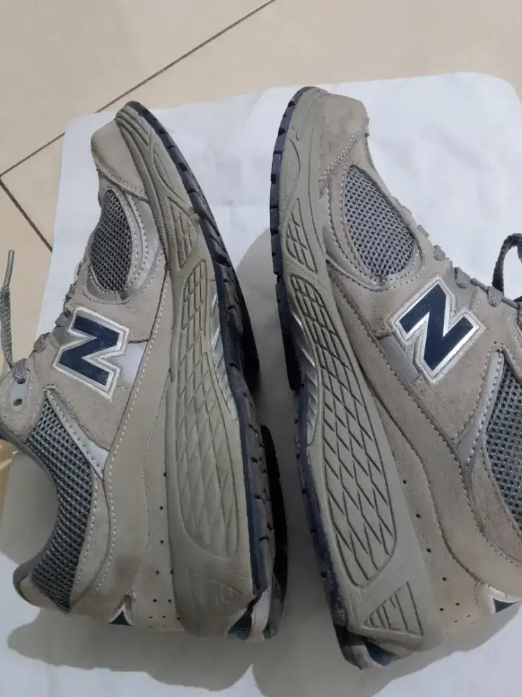 Jual sepatu NB 2002R masih mulus no cacat tapak tepal
