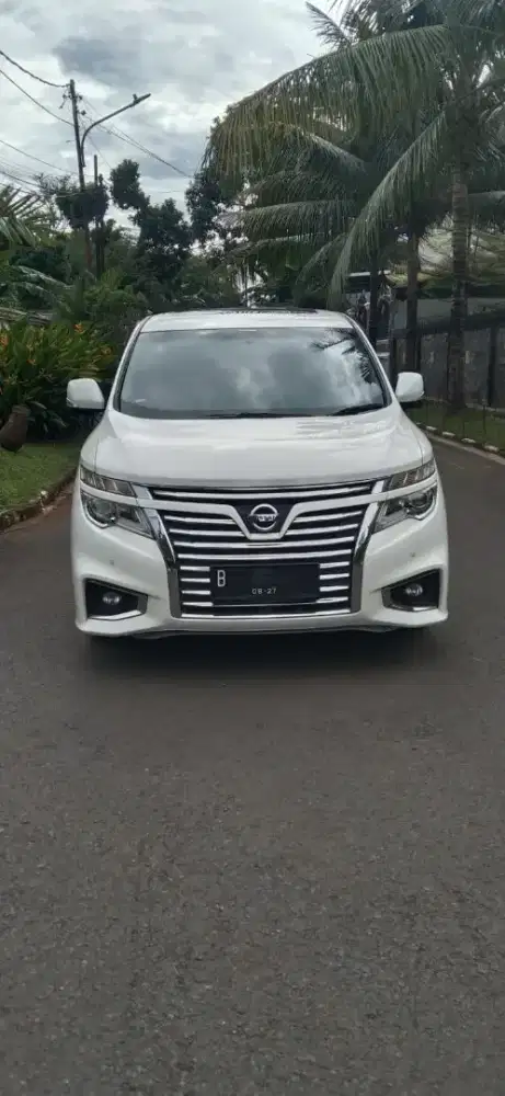 Nissan Elgrand 2.5 HWS AT thn 2014