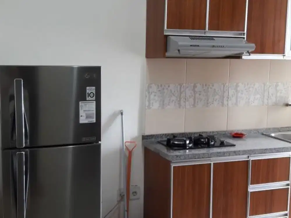 disewakan unit apartemen green lake sunter,2kamar furnished,lantai tengah,view danau,hadap timur