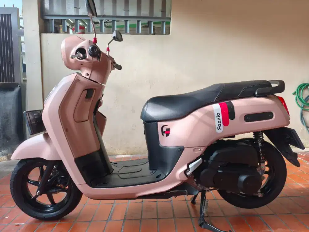 Yamaha Fazzio Neo Hybrid Pink 2025 Mulus Km Rendah