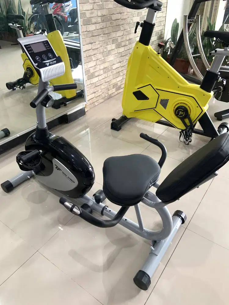 SEPEDA STATIS RECUMBENT BIKE SANDARAN NYAMAN UNTUK LANSIA