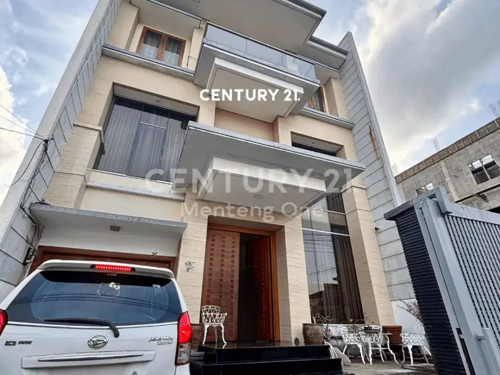 Rumah Mewah 3 Lantai Lokasi Strategis Di Jakarta Pusat