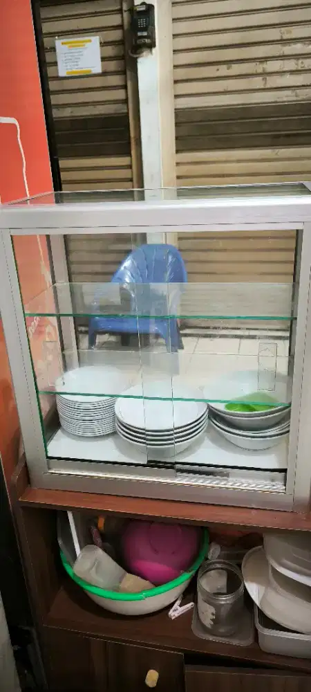Etalase Kaca 2 Tingkat