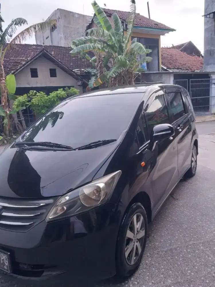 Hondaa freed E PSD 2010 metic bln 06 plat K pati