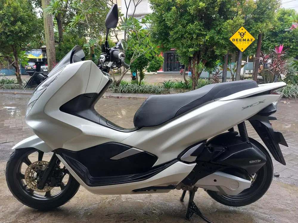 (DP 300 Rb)‼️ Honda PCX 150 CBS Putih 2018 Cash, Kredit & Tukar Tambah