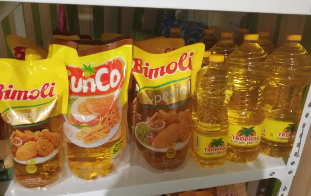 Minyak goreng Bimoli Spesial