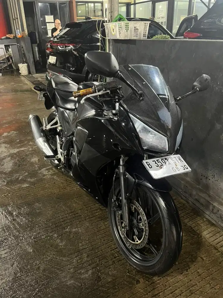 Honda Cbr 150r Old