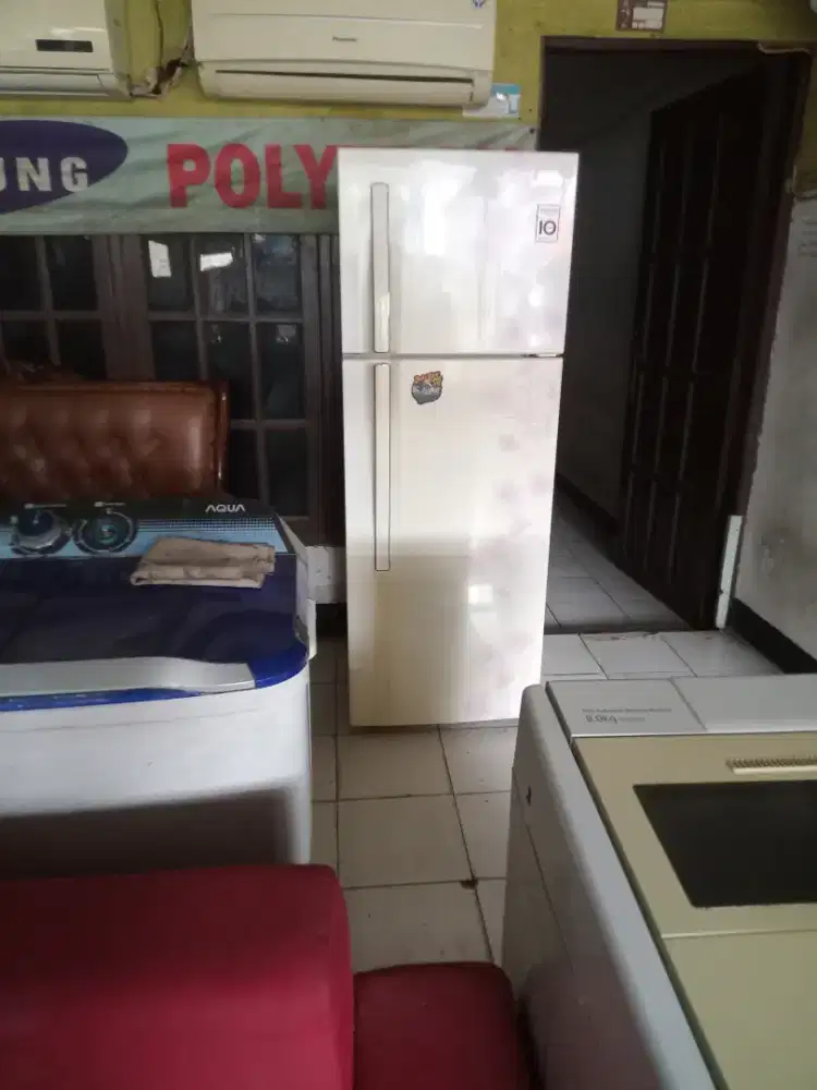 Kulkas 2pintu normal msh dingin jd es batu