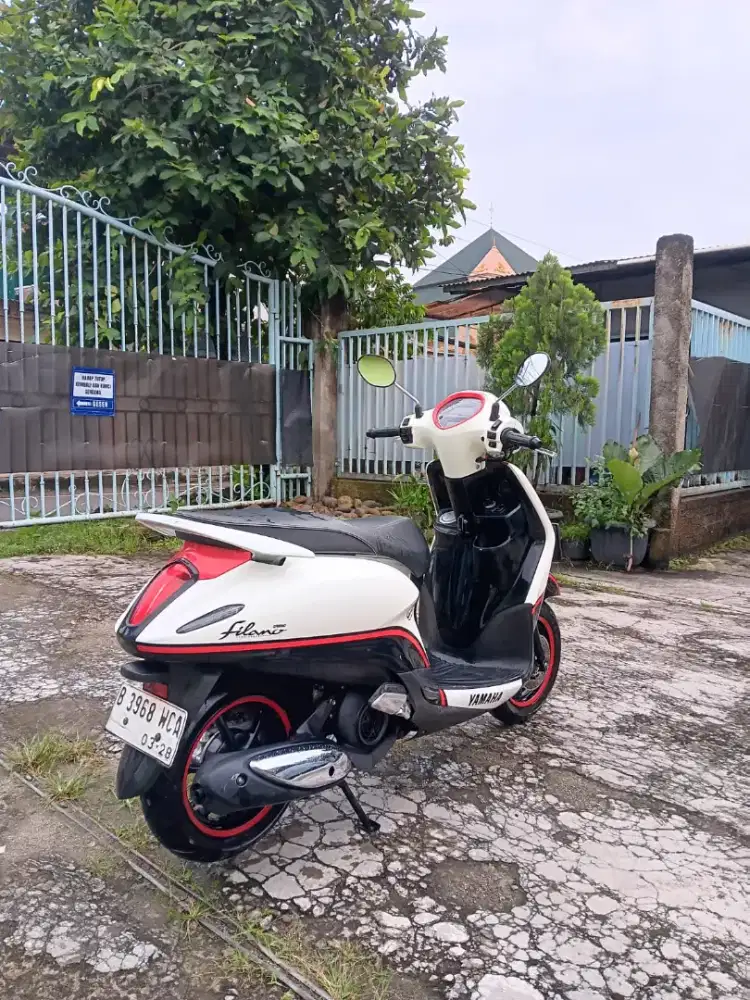 1 unit yamaha grand filani