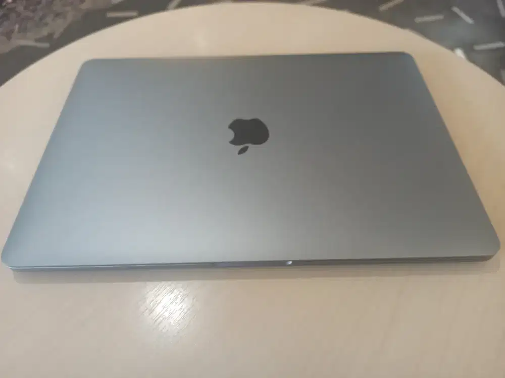 macbook pro M1 8gb 256gb mulus like new