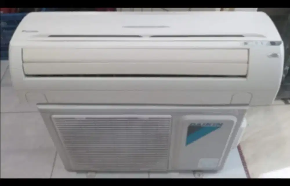 Jual ac daikin 1/2  lowwat 320watt kondisi 95% ori semua