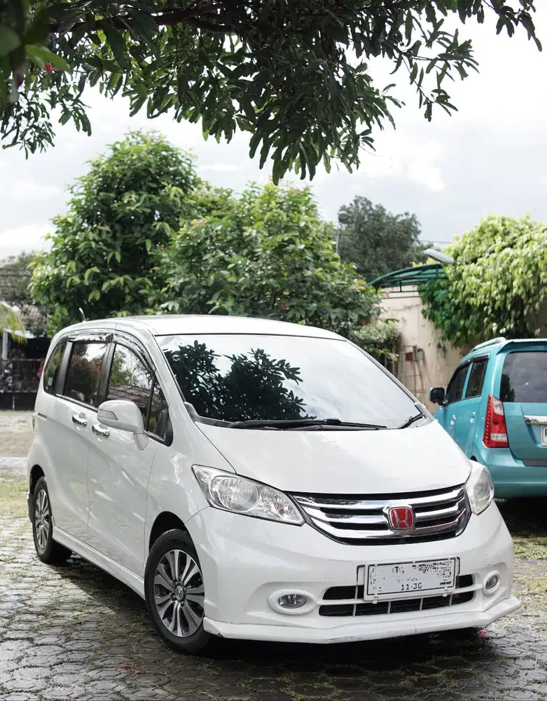 Honda Freed E PSD 2015