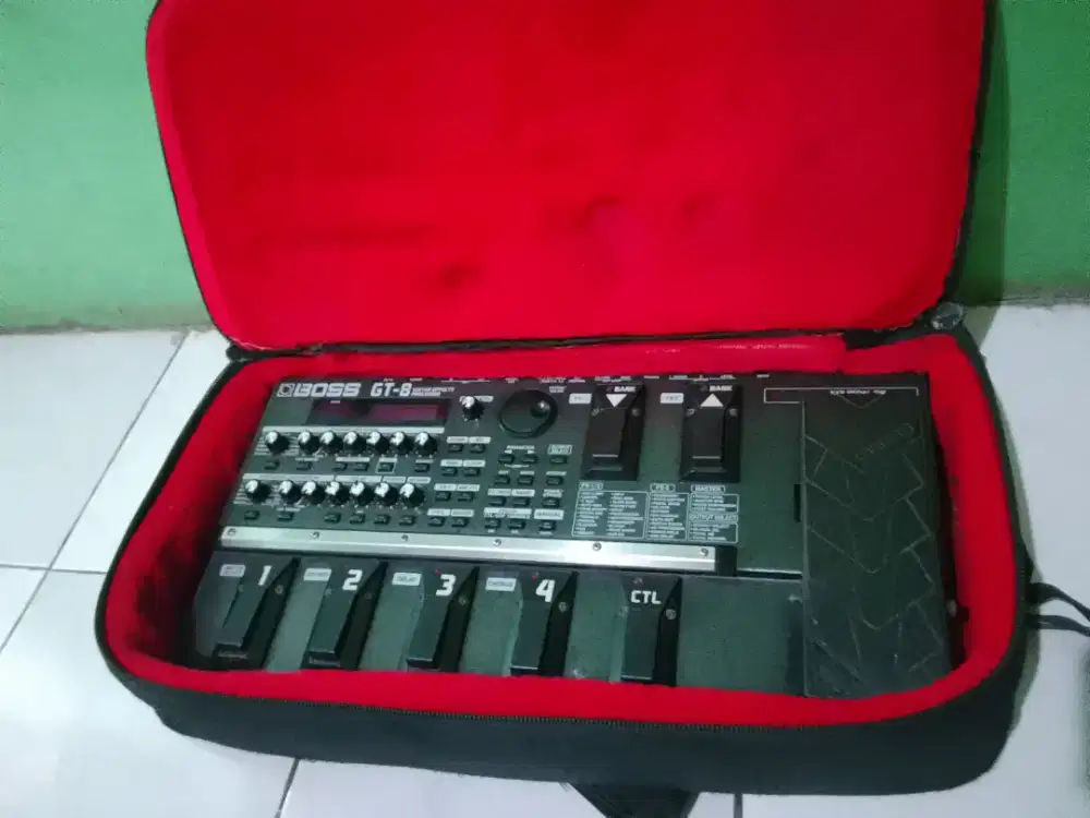 Boss GT 8  efek gitar