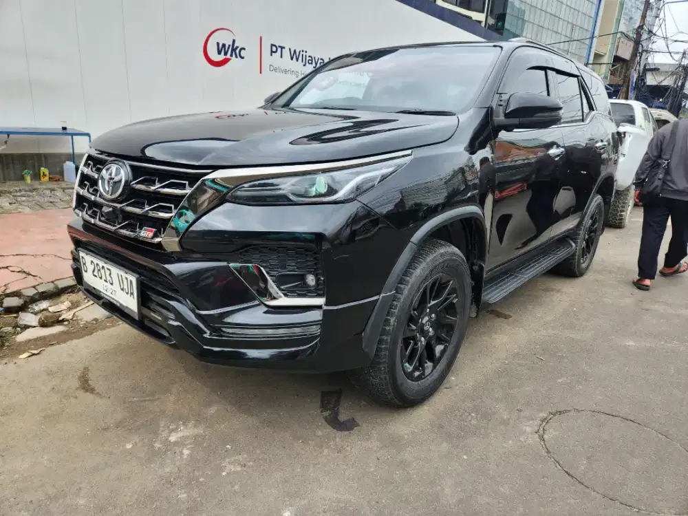 FORTUNER.  2.8. GR.  22
