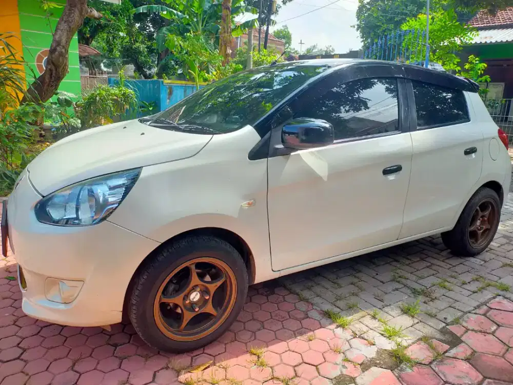 MITSUBISHI MIRAGE 2012 PUTIH