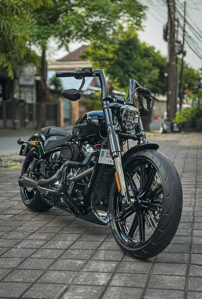 H-D Softail Breakout 114Ci FP ATPM Resmi Low odo Acc Hedon istimewa