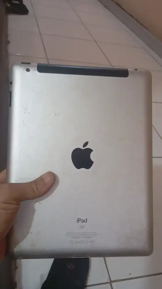 iPad 2 apple white