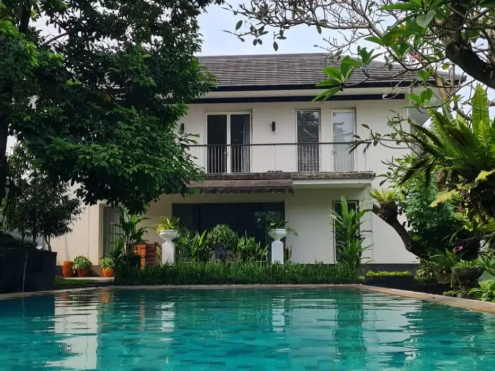 Rumah Mewah dengan Swimming Pool di Pondok Aren Tangsel CW-17091