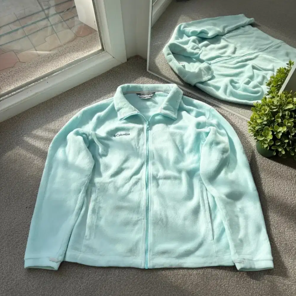 Jaket Columbia berbulu