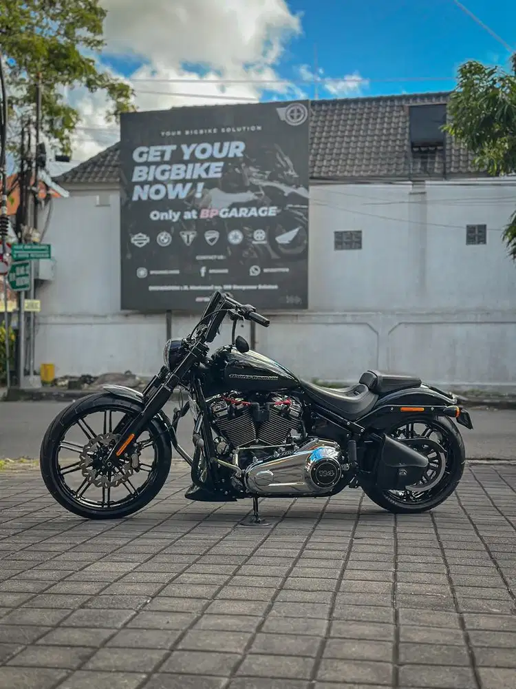 H-D Softail Breakout 114Ci M8 2022 Full Modif Hedon low odo mulus