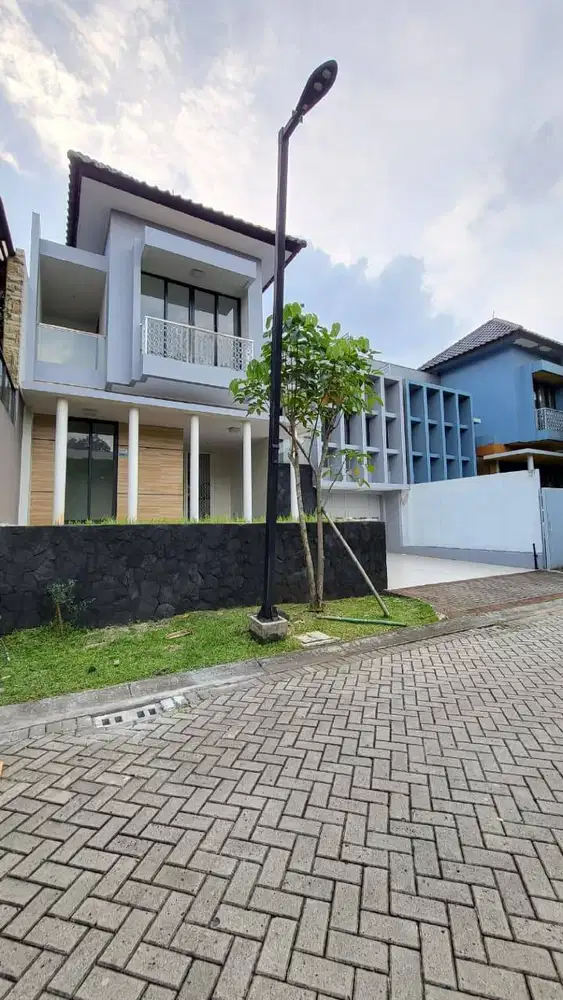 HOT SALE!! Rumah siap hunidi Kebayoran Symphony Bintaro Jaya Sektor 7