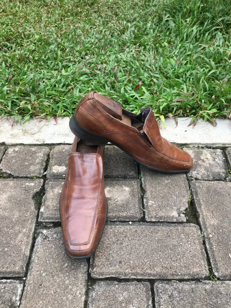 Sepatu Second Original Kulit Slip On Coklat Pedro