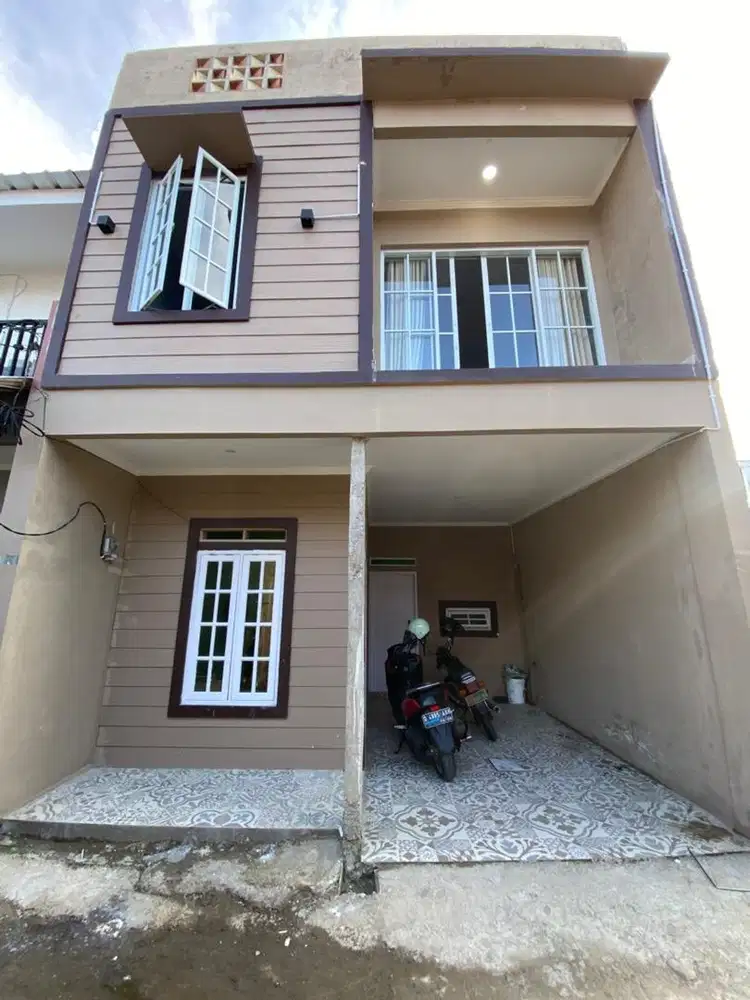 Dijual rumah 3Lantai Cihanjuang Cimahi