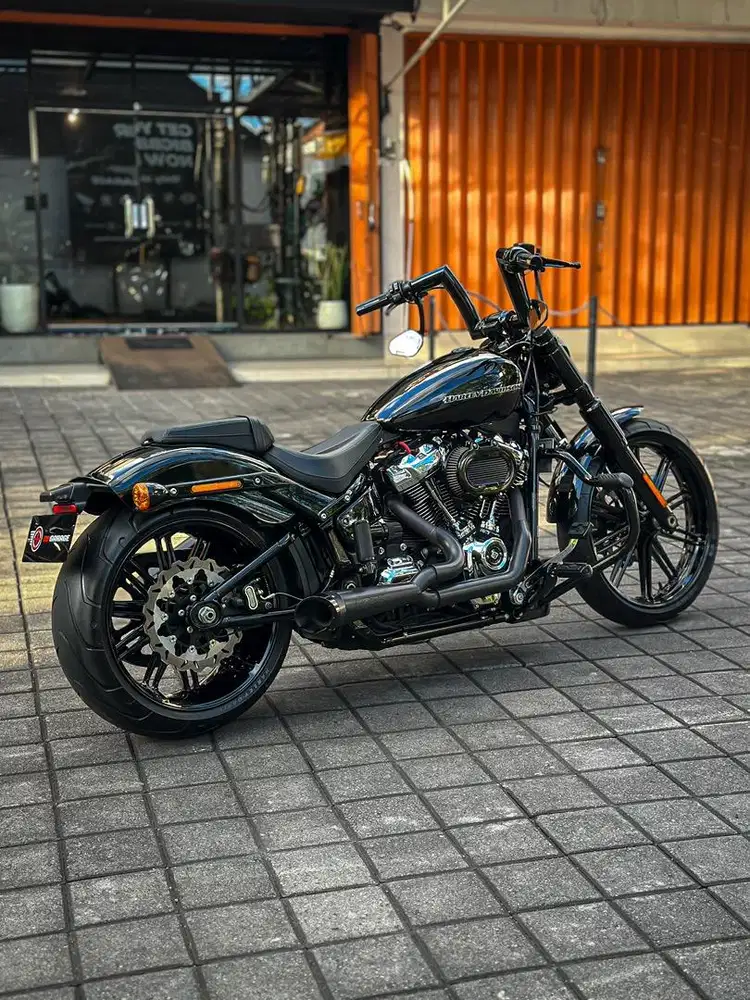 H-D Softail Breakout 114 M8 2022 Full Modif hedon low odo super mulus