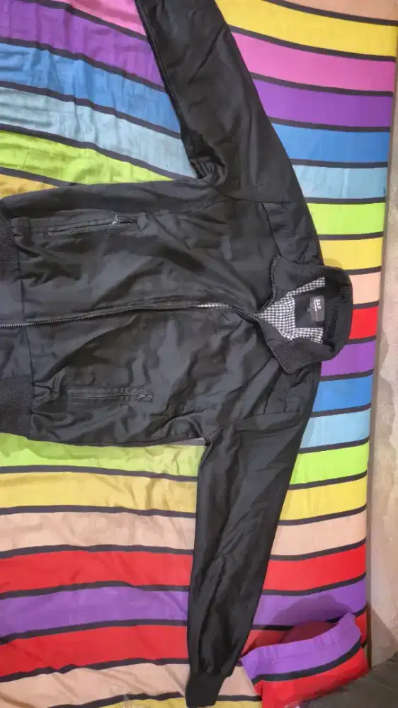 jaket hitam polos tebal size L