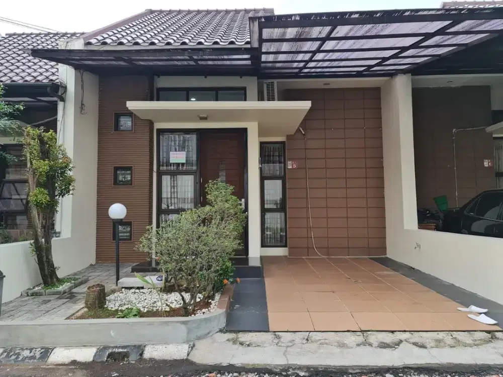 Rumah SHM 15 Menit ke Pamulang Square Hadap Selatan J-38261