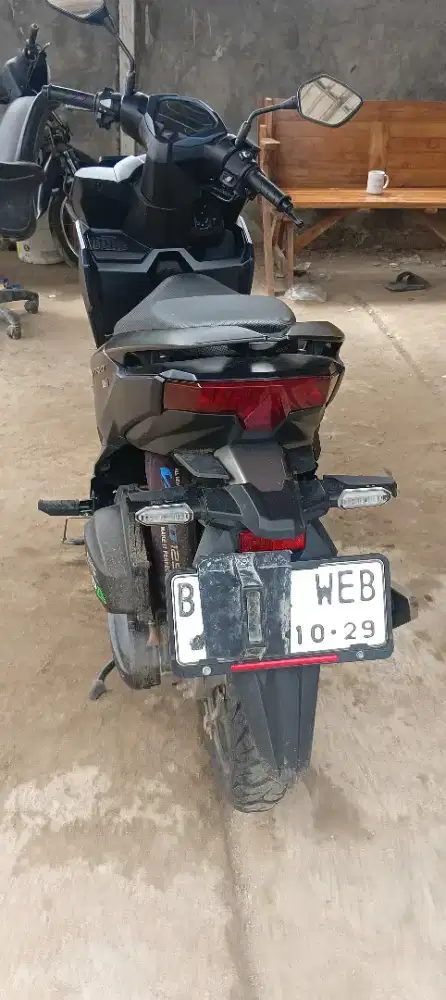 Vario 125 biru.  2024