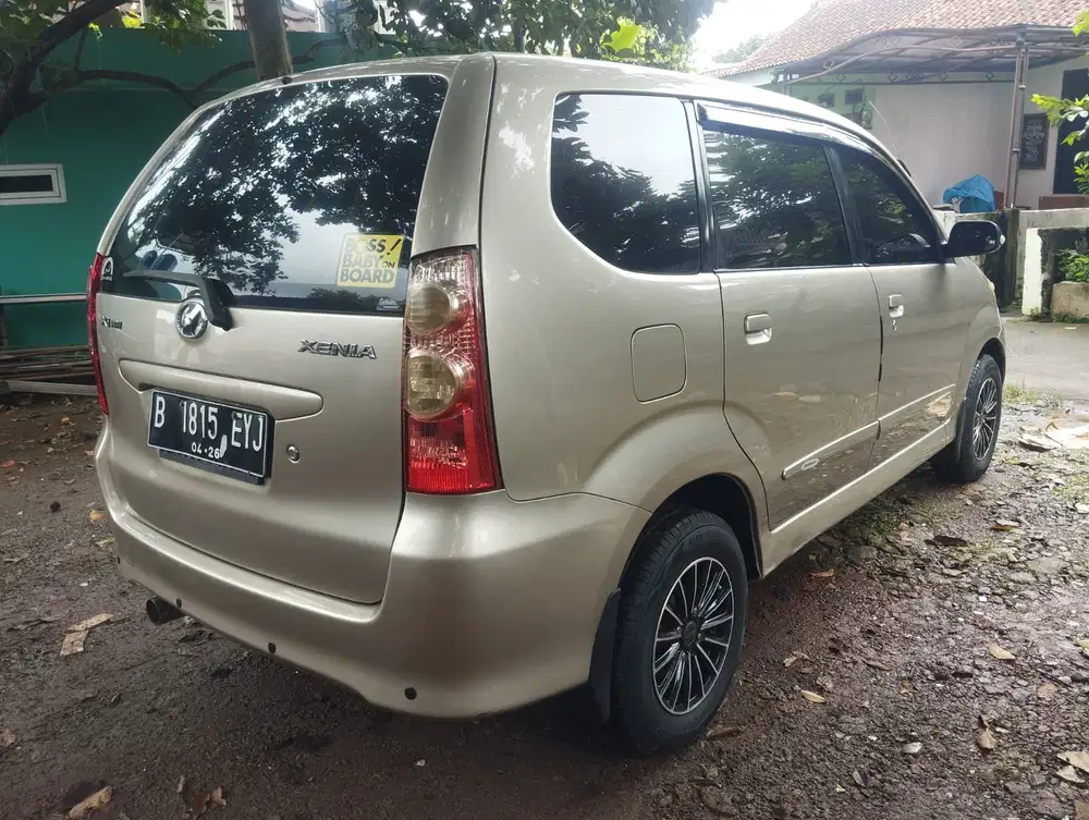 Daihatsu Xenia 2010 Bensin
