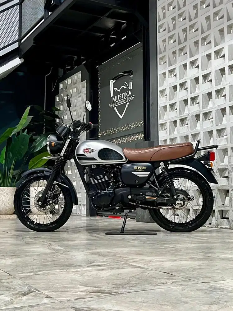 Terbatas!!Kawasaki W175 SE th 2019 - Ayu Mustika