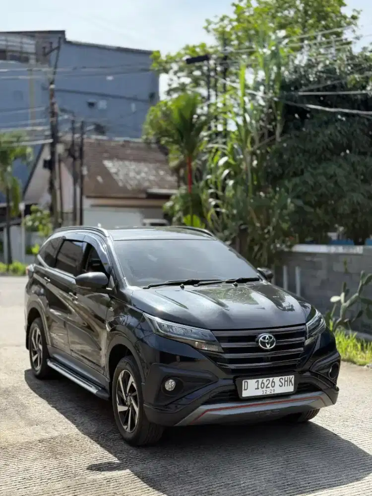 KM 37 rb Rush TRD Sport AT