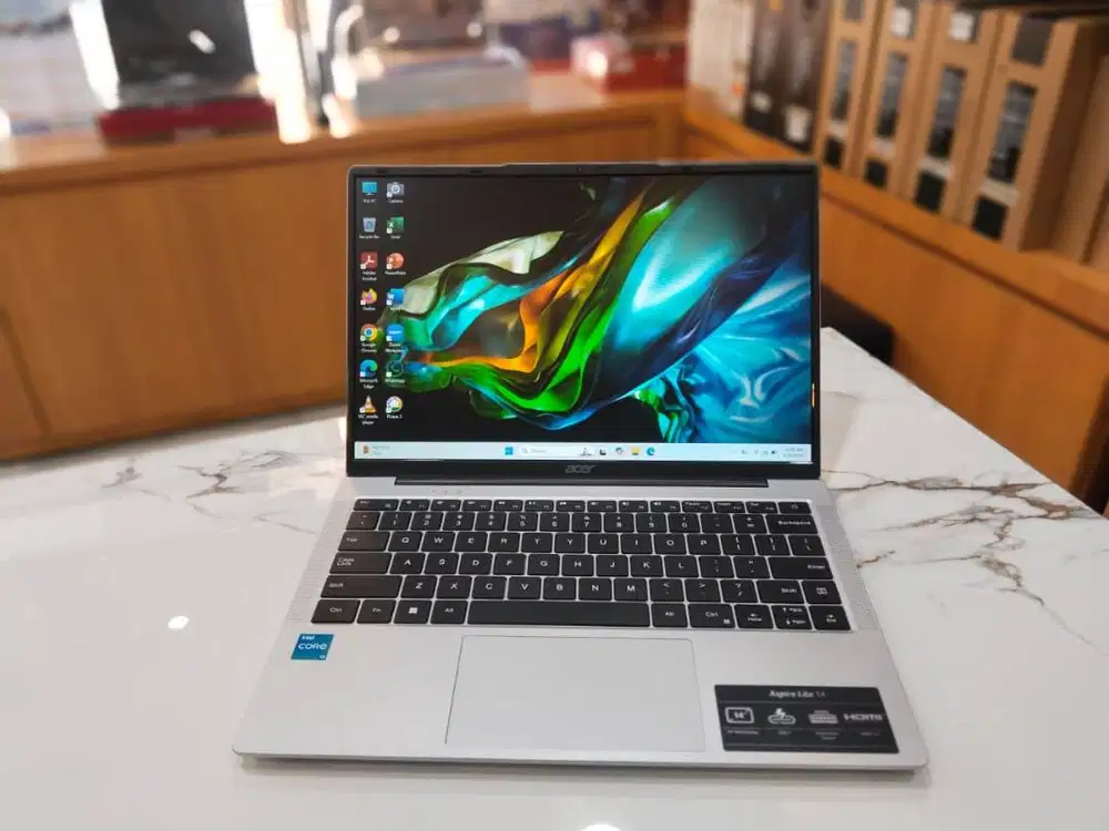 ACER ASPIRE LITE 14 AL14-31P	CORE I3-N300/RAM 8GB/SSD 512GB/MULUS SLIM