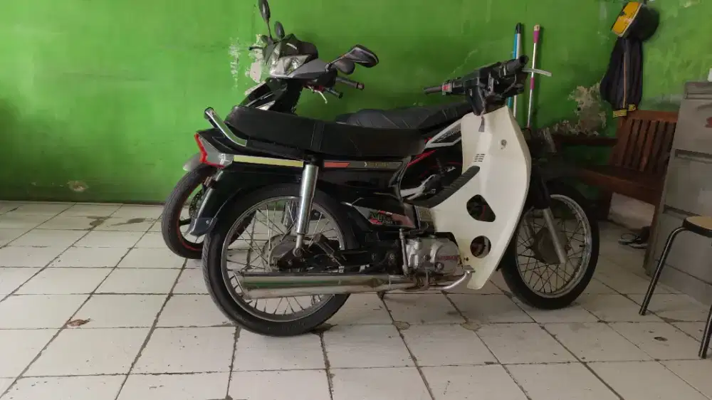 Astrea prima THN 1990 plat AE madiun