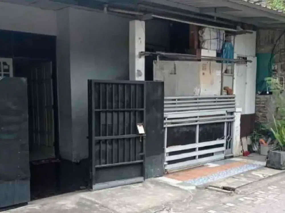 Jual Rumah Lokasi Sangat Strategis di Palebon