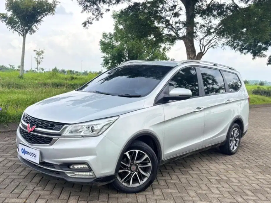 Wuling Cortez 1.5 CT Bensin-MT 2019 Silver GGD