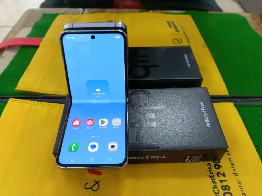 Samsung ZFlip4 ram 8/256 gb lengkap normal tampa kendala