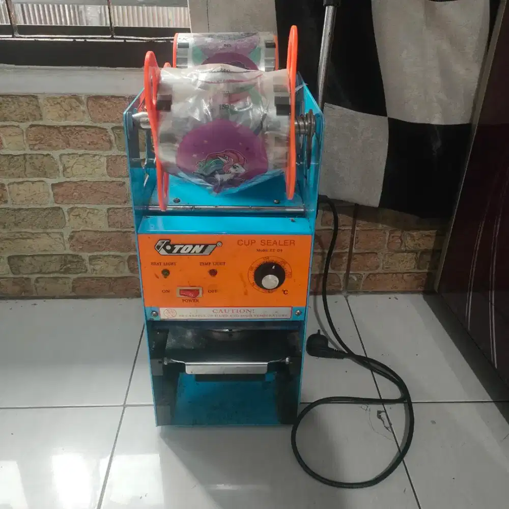 Cup sealer Eton
