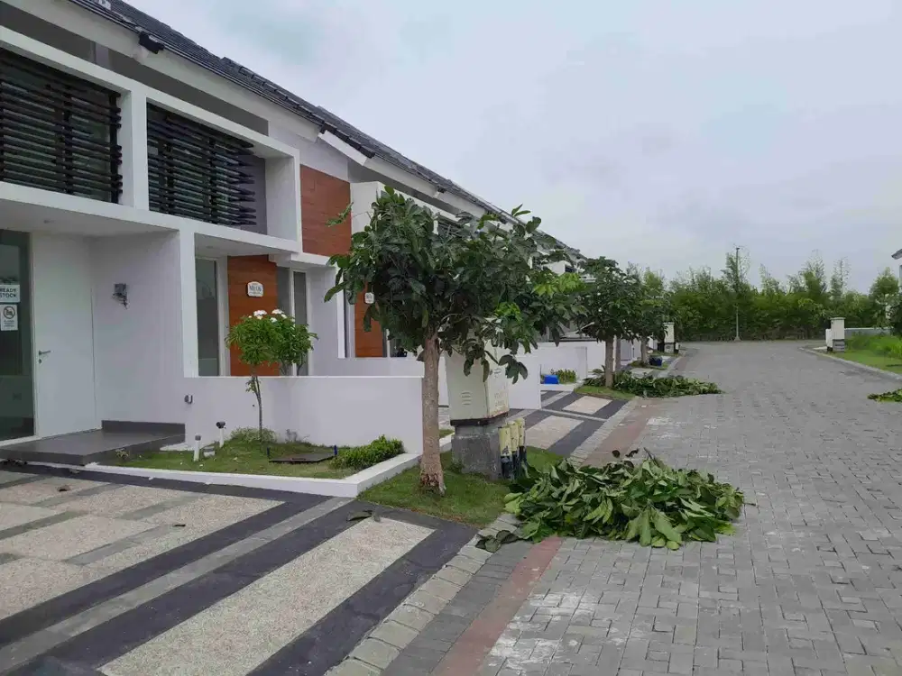 Rumah cantik , angsuran 3 jt an , barat surabaya